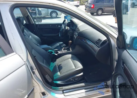 2004 BMW 325Xit из США, поврежденный, VIN WBAEP33434PF04167